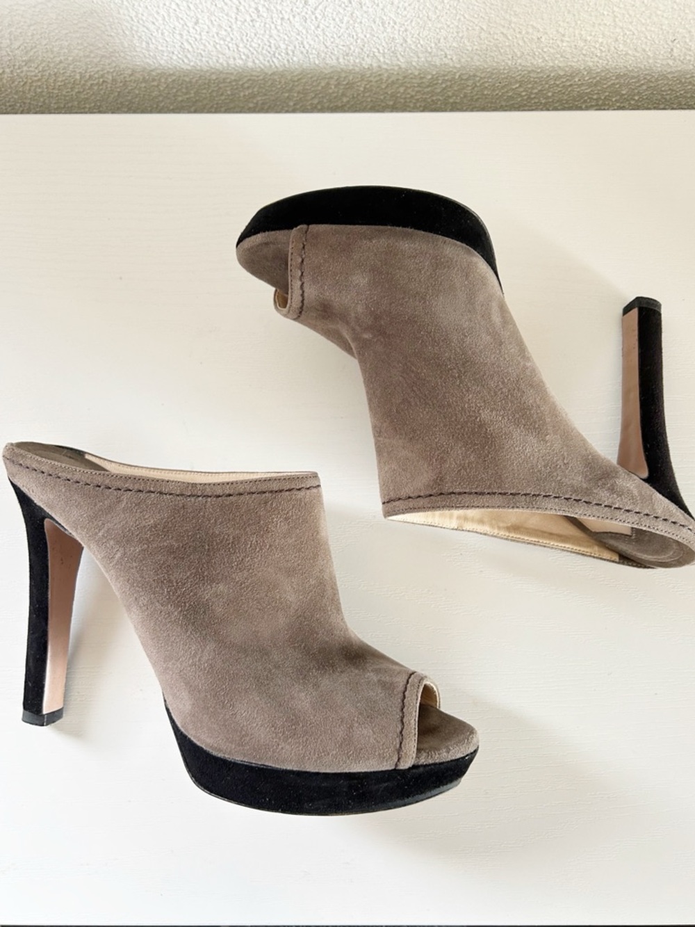 Prada Gray Black Suede Peep Toe Mules Platform Heels Size EU 39.5 - Picture 6 of 10